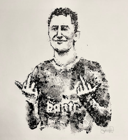 Phil Dunster as Jamie Tart